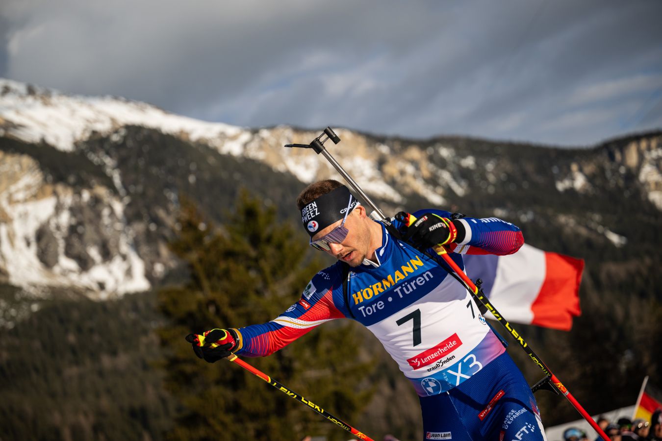 Headline: From Cab Driver to Community Builder: Rob McClearlys Journey Highlights the Power of Connection in Combating Loneliness