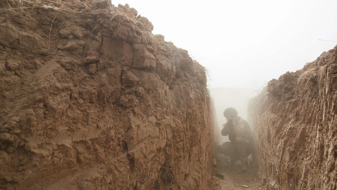 Ukrainian Forces Retreat from Siversk as Russian Advances Continue