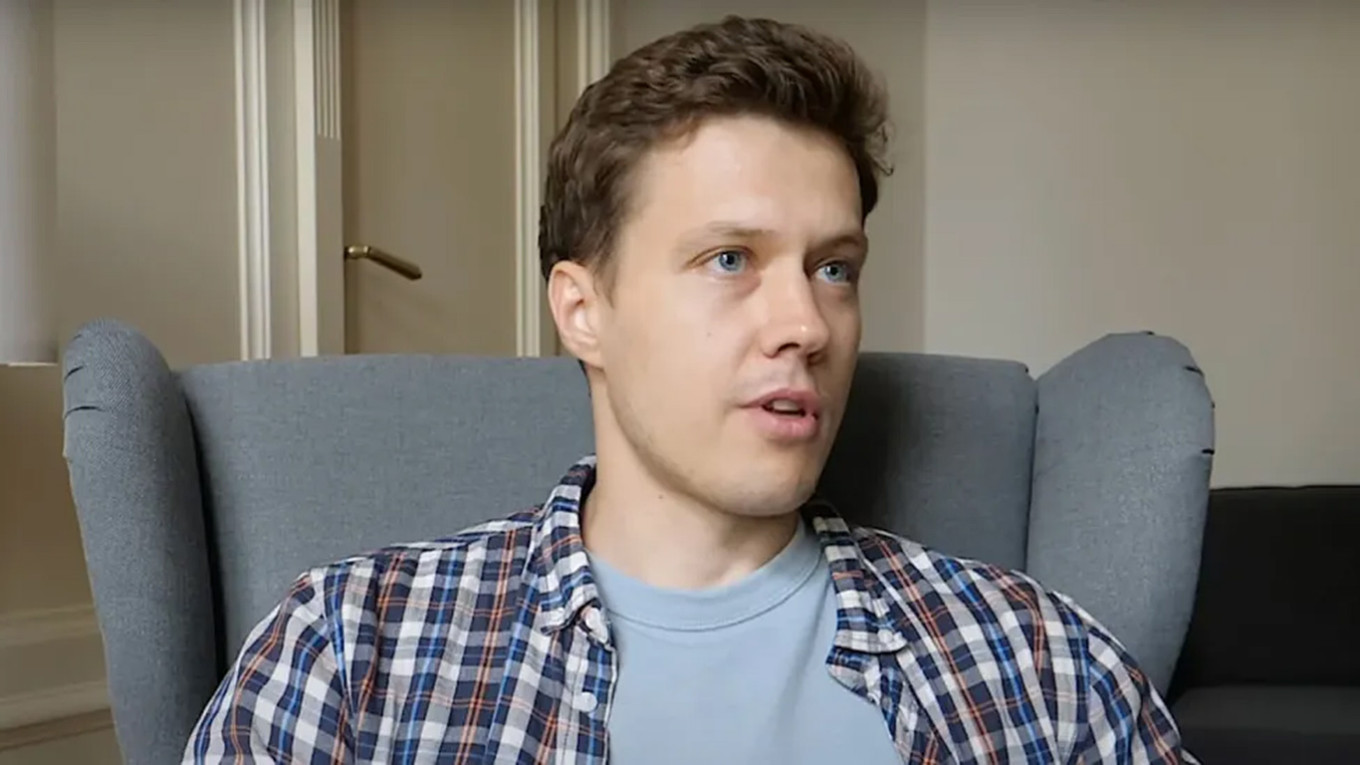 First Case of Russian Journalists Citizenship Revocation Highlights Threats to Press Freedom