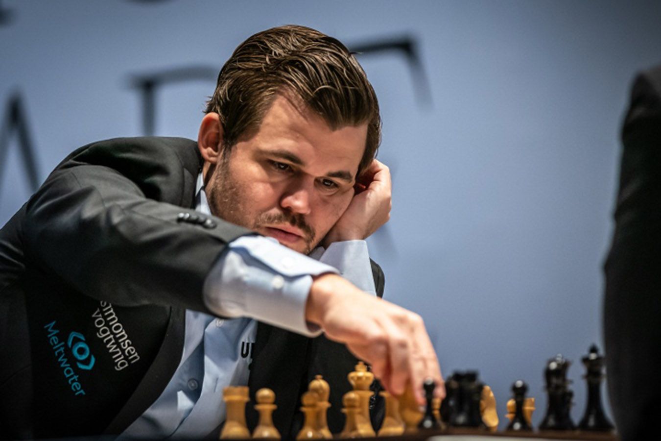 Carlsen Takes the Lead in Rapid World Championship, Artemiev Trails by Half a Point
