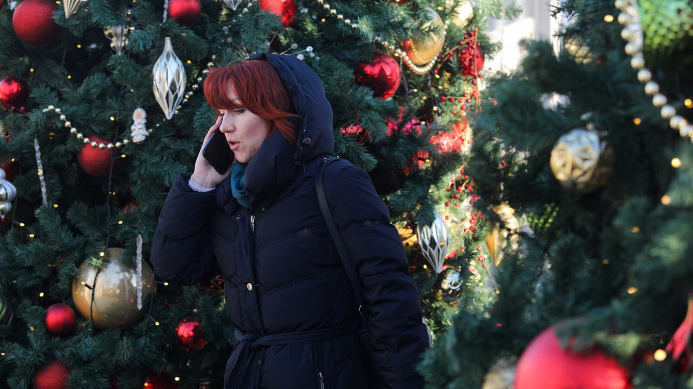 Class-Action Lawsuit Targets Roskomnadzor Over Call Restrictions on WhatsApp and Telegram Users in Russia