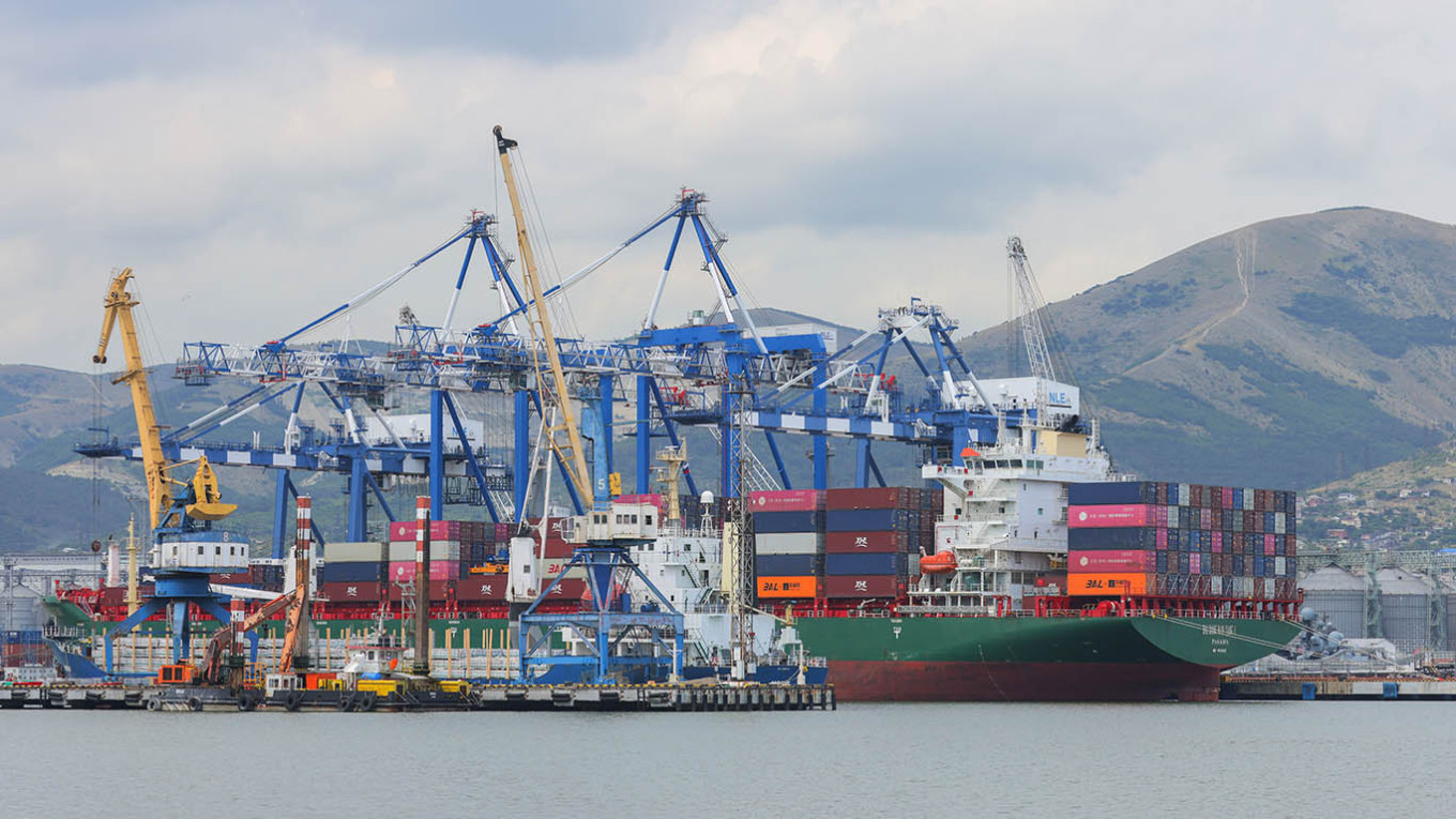 Russia Implements Comprehensive Underwater Checks for Foreign Vessels at Port Entry