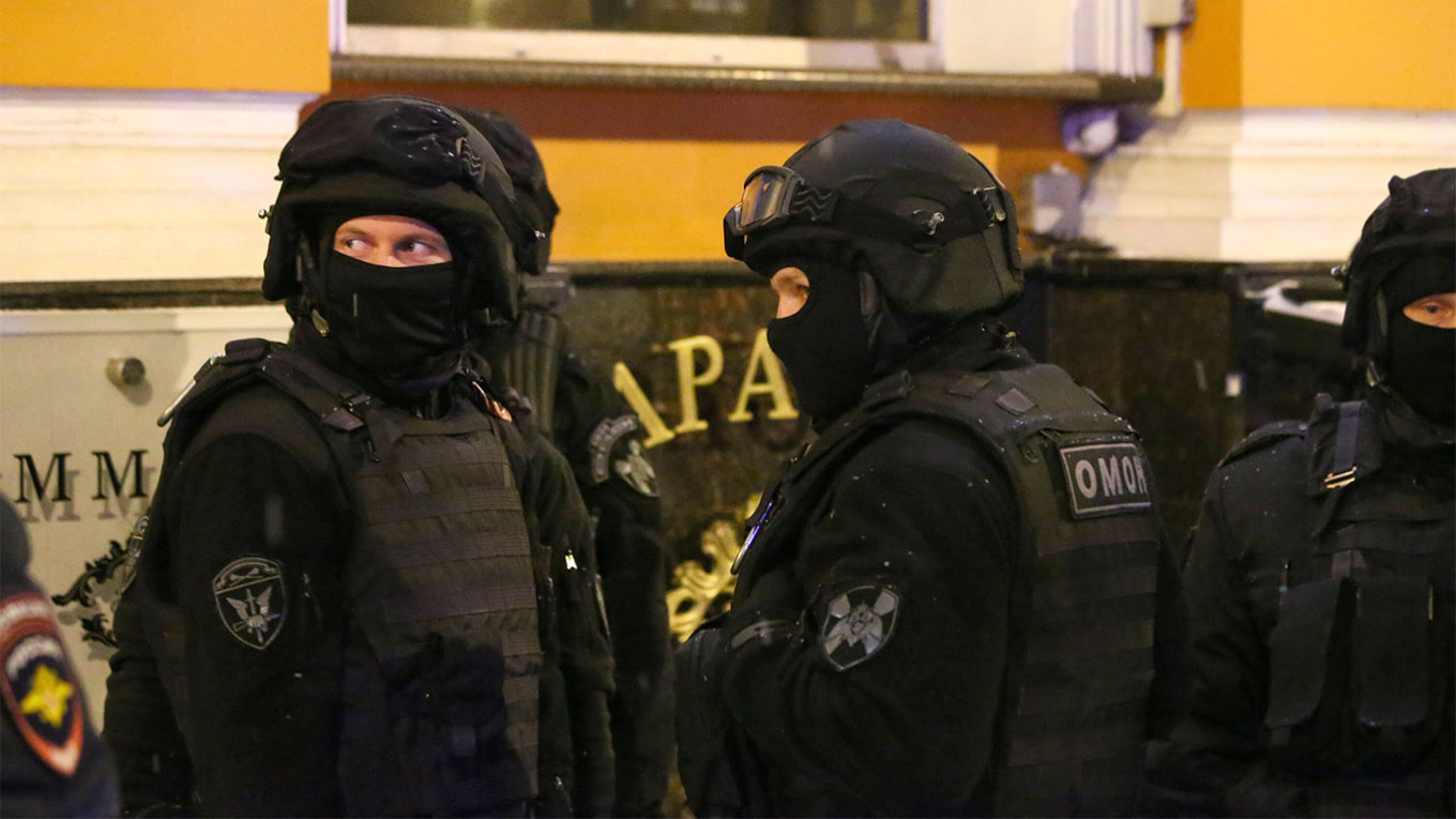 Russian Authorities Disrupt Punk Festival in Moscow, Target Concertgoers for Anti-War Affiliations