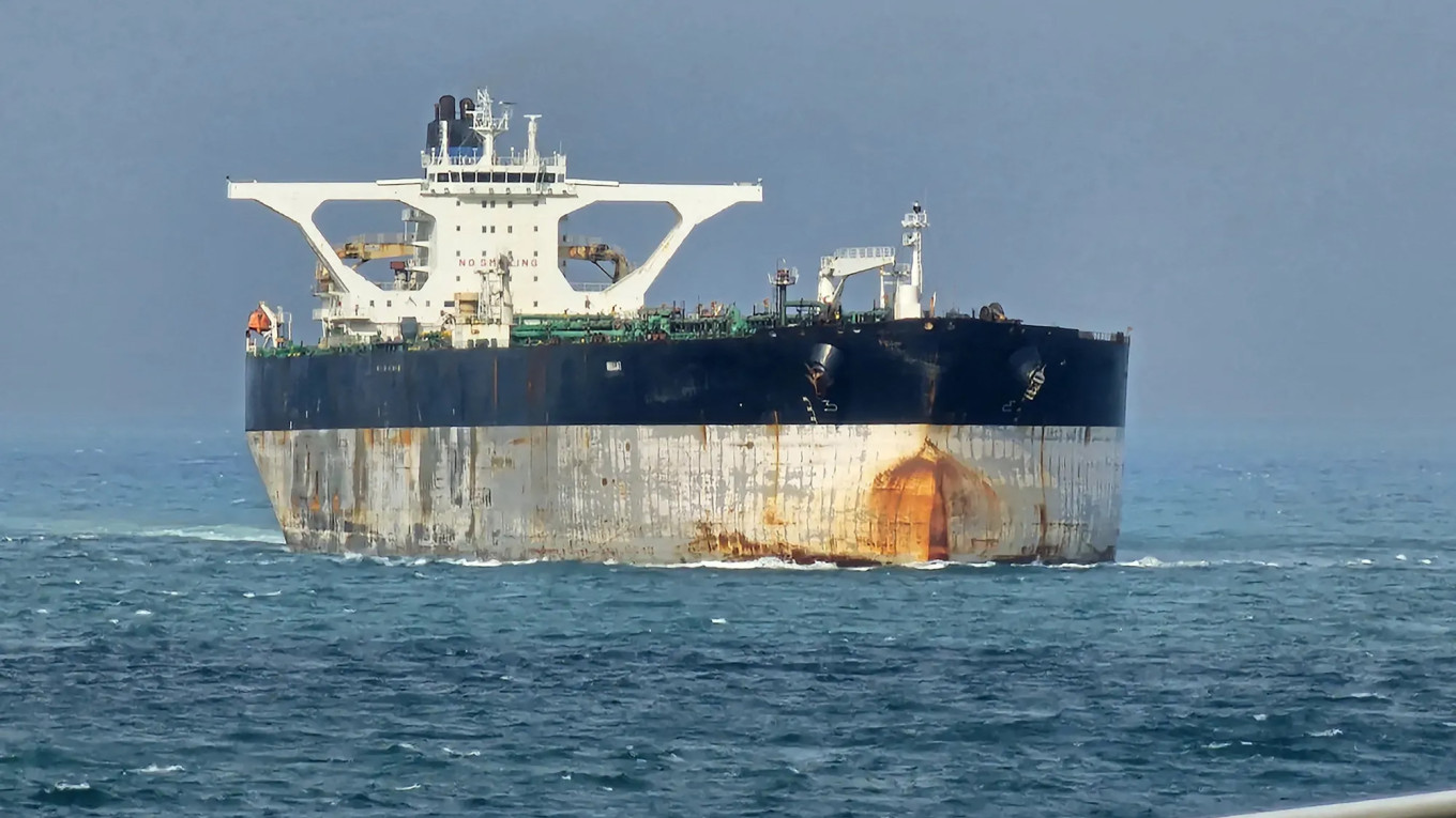 Russia Welcomes Release of Two Crew Members from Seized Oil Tanker by U.S.