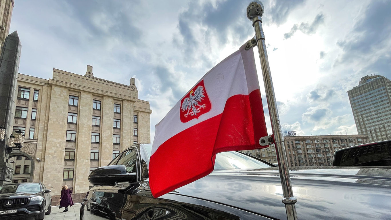 Tensions Rise as Russia Protests Polands Detention of Archaeologist Over Ukraine Warrant