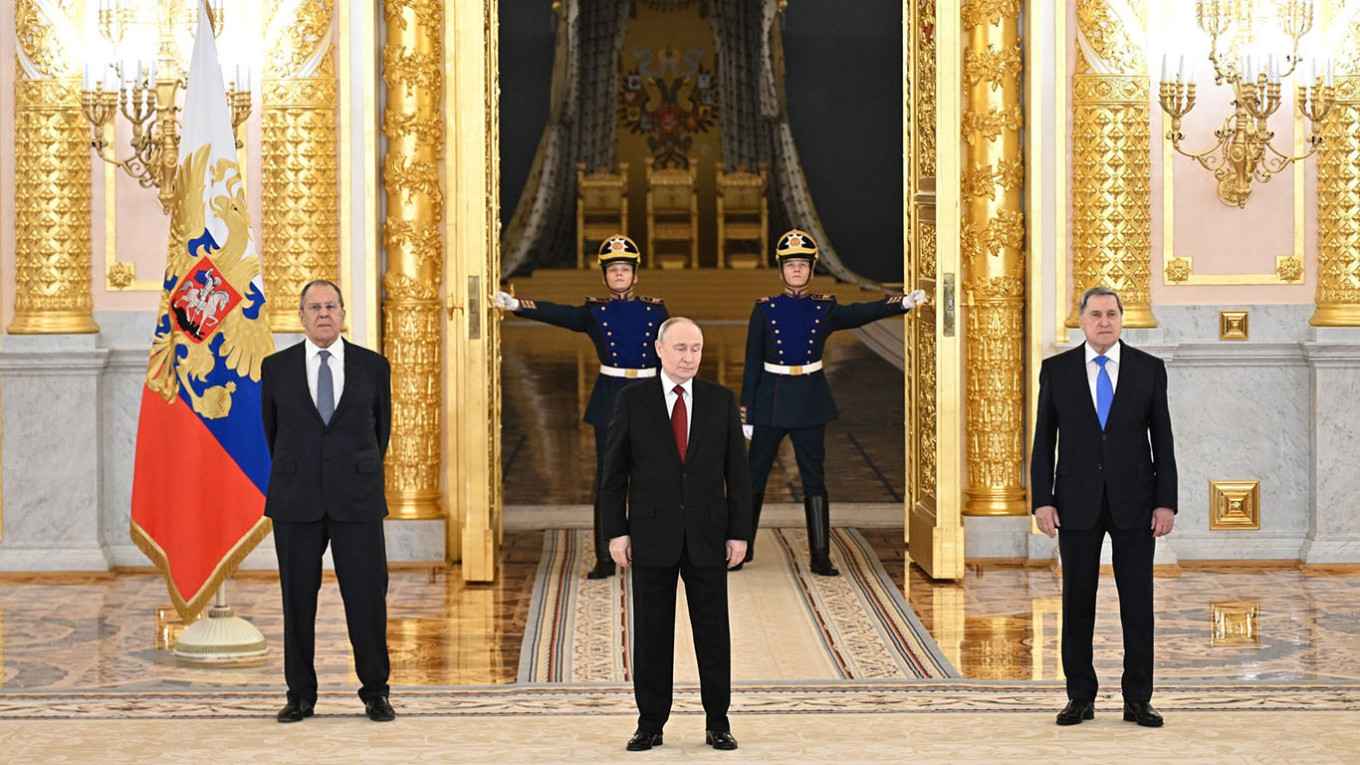 Putin Expresses Willingness to Rebuild European Ties Amid Ongoing Tensions