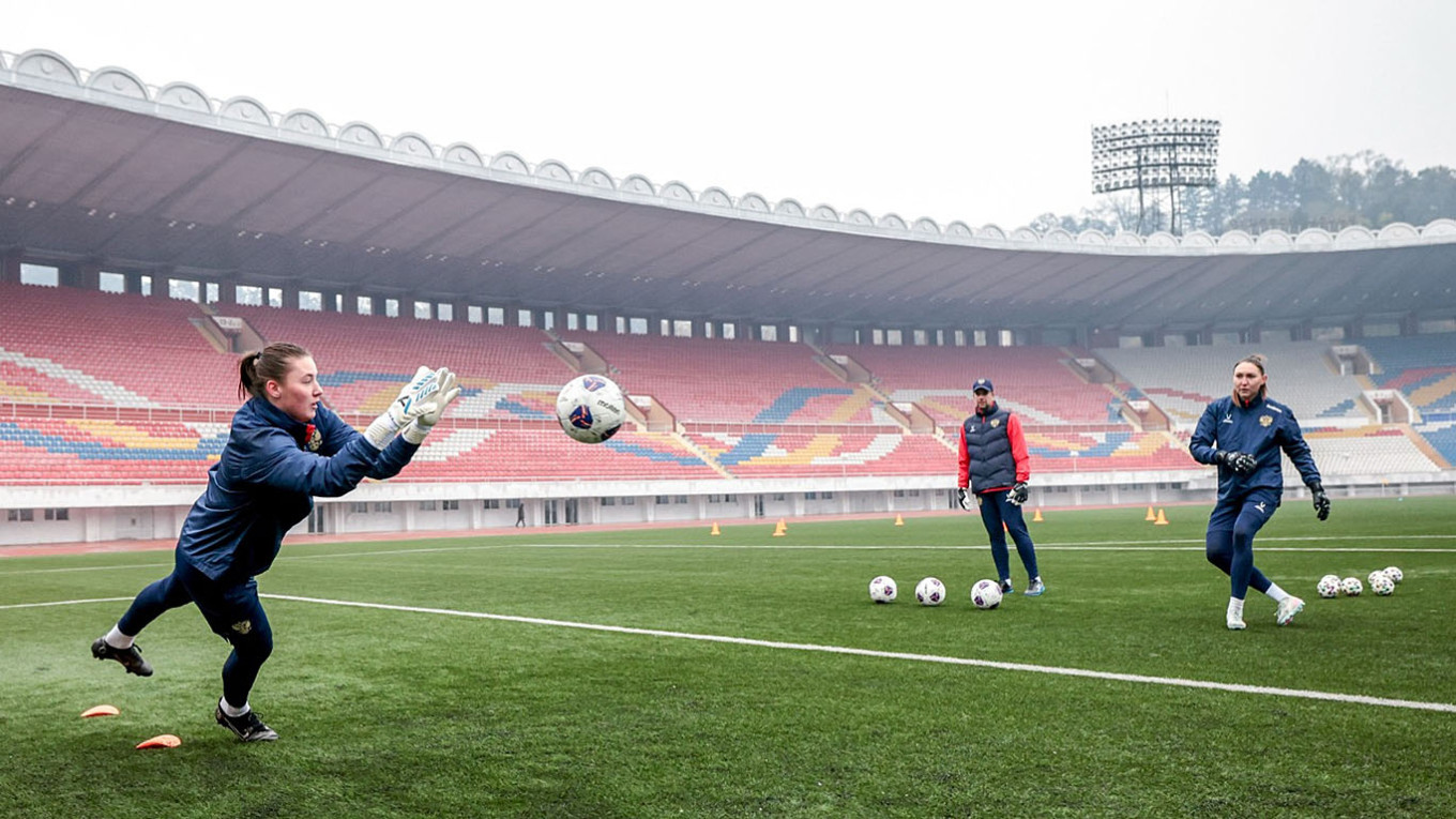 U.S. Soccer Federation Refutes Claims of Engagements with Russia Regarding Matches