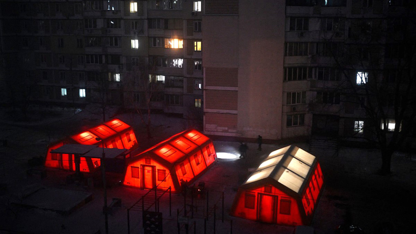 Kyiv Faces Freezing Temperatures as Russian Strikes Disrupt Heating and Water Supply