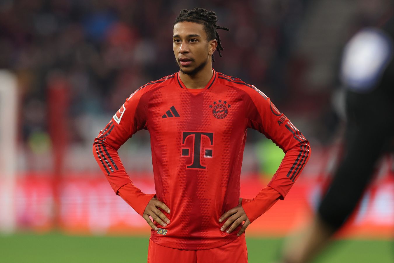 Bayerns Michael Olise Faces €100 Million PSG Bid Amid Contract Talks
