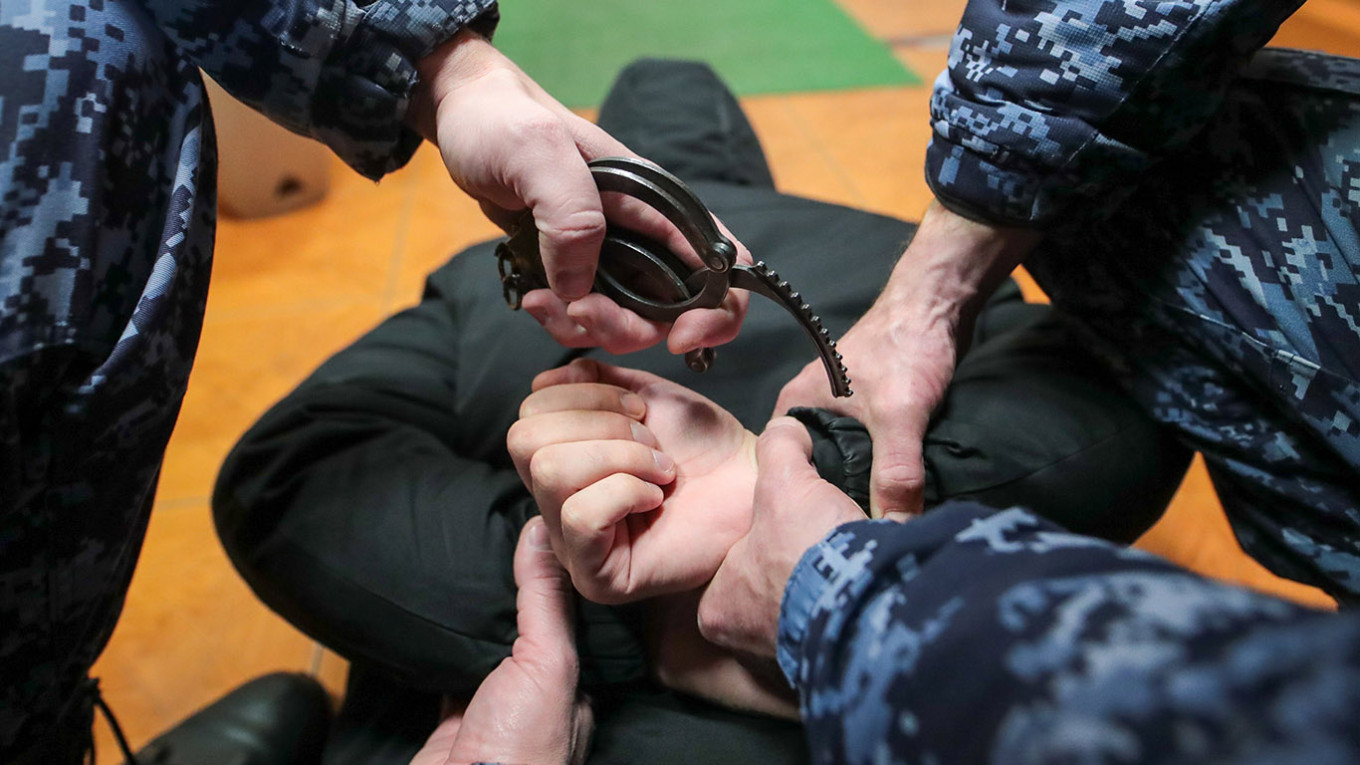 Moldovan Spy Allegations: FSB Detains Russian Citizen for Espionage Activities