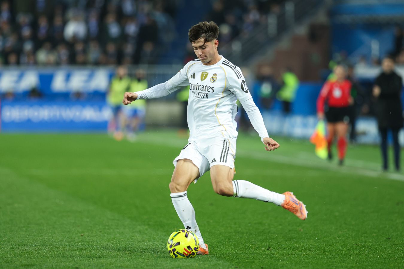 Arsenal Eyes Real Madrids Defender Victor Valdepensias for Summer Transfer