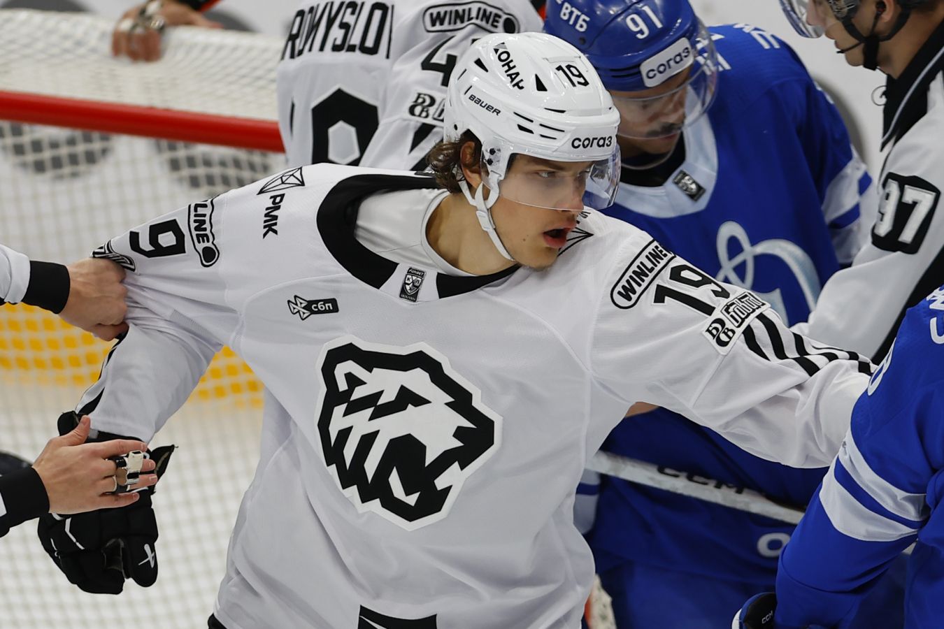 Last-Minute Trade Collapse: Traktors Attempt to Swap Nikonin with Dinamo Minsk Falls Through