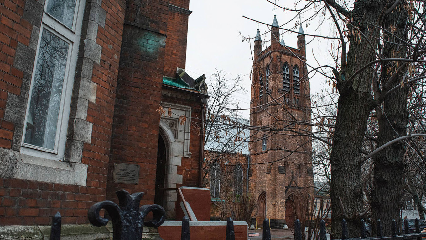 Moscows St. Andrews Anglican Church Halts All Services Amid Leadership Dispute