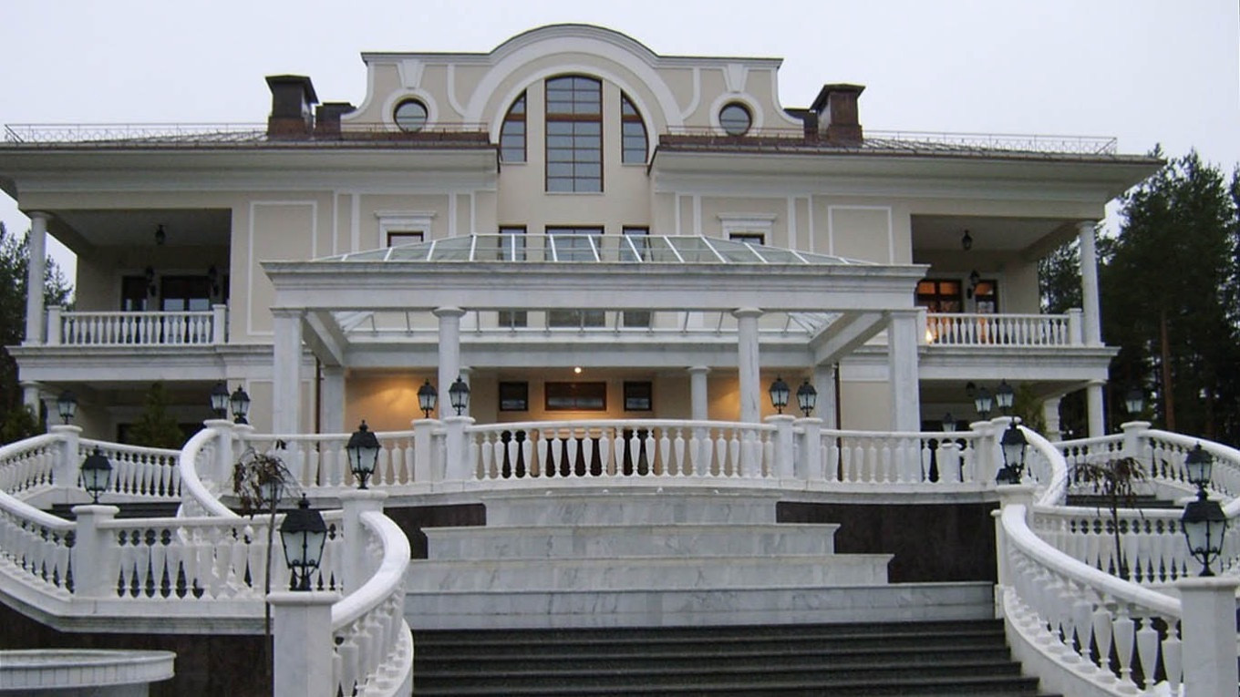 Trump Questions Claims of Ukrainian Drone Strike on Putins Residence