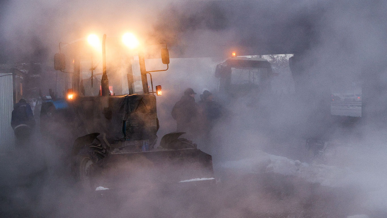 Russia Faces Surge in Utility Outages Amid Januarys Freezing Conditions – Report